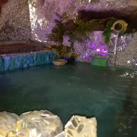 La Grotta Degli Specchi Gasthof 3*